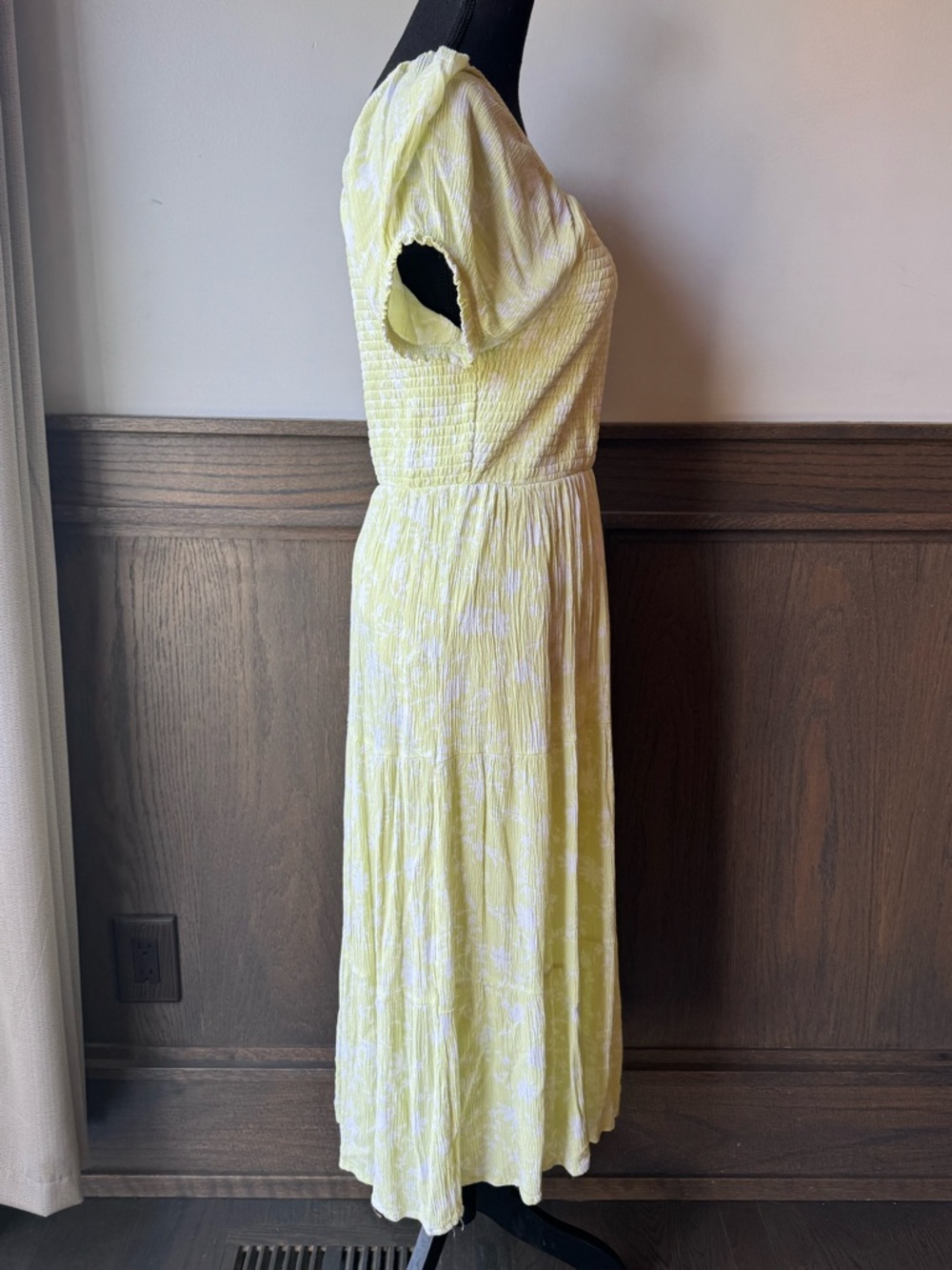 Ultra Flirt Light Yellow Green floral smocked Dress  1X - Picture 5 of 8